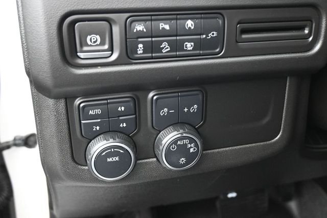 Used 2022 Beige Chevrolet Z71 image 21