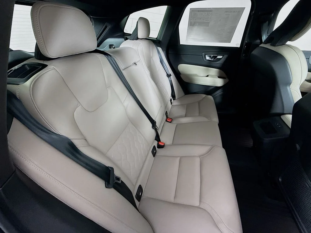 2026 Volvo XC60 Plus - Photo 27