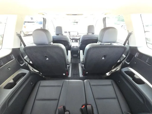 Used 2025 Silver Kia EX image 14