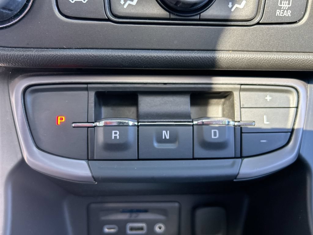 Used 2024 Sterling Metallic GMC AT4 image 19