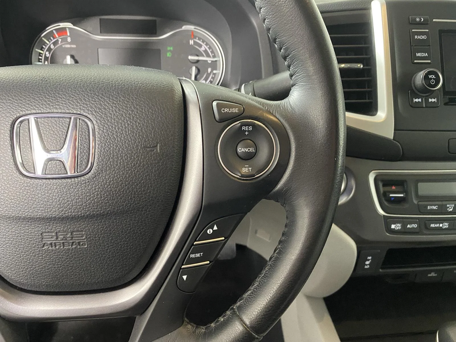 Used 2019 Forest Mist Metallic Honda RTL image 18