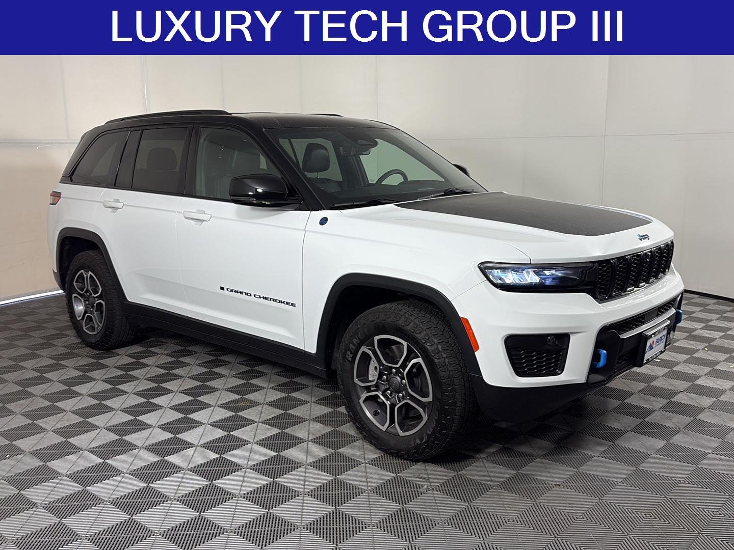 Used 2023 Bright White Clearcoat Jeep Trailhawk image 2