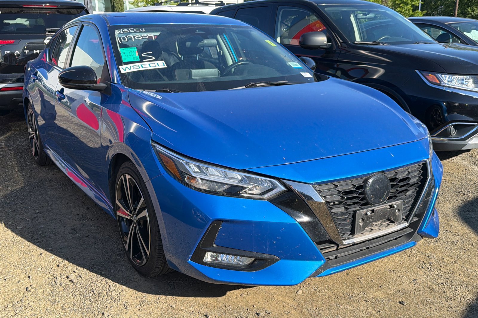 Used 2022 Electric Blue Metallic Nissan SR image 2