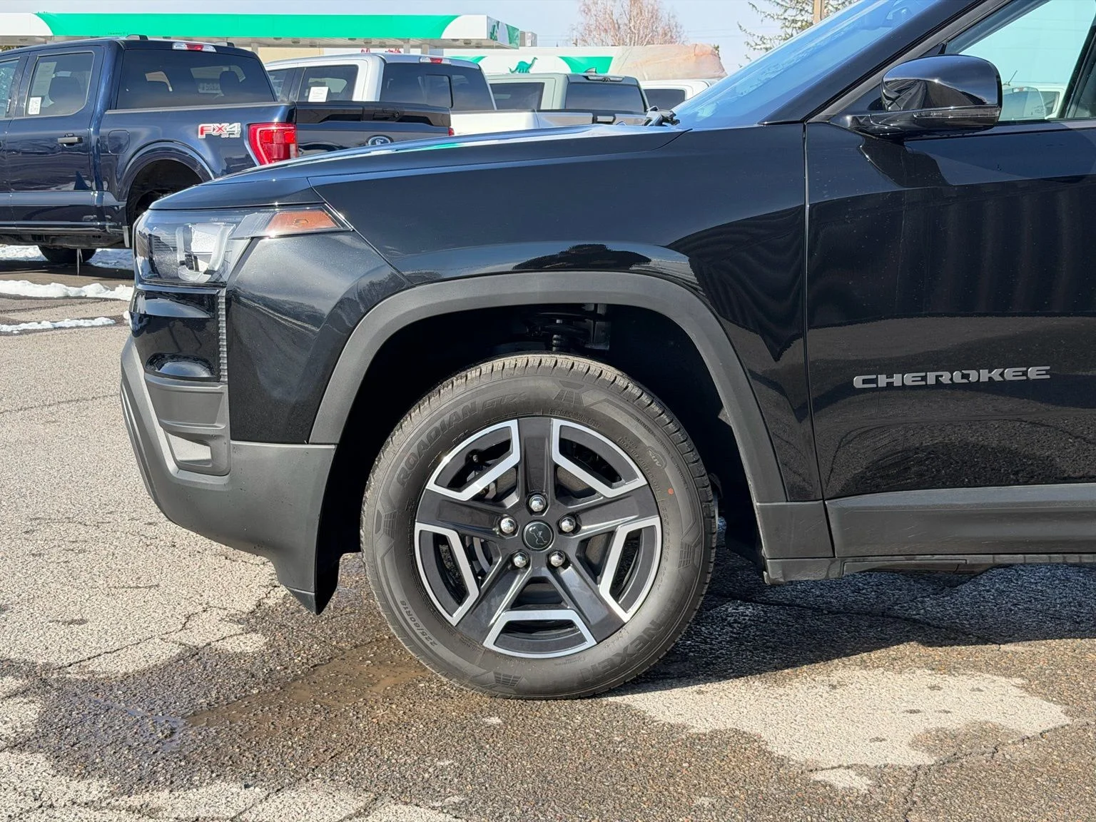 New 2026 Diamond Black Crystal Pearl-Coat Exterior Paint Jeep Limited image 11