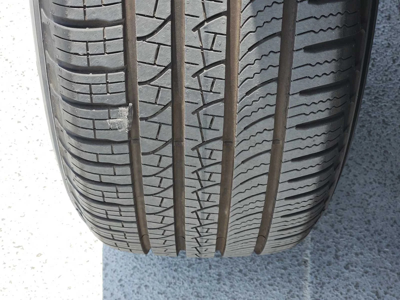 Certified Used 2024 FUJI WHITE Land Rover X-Dynamic SE image 11