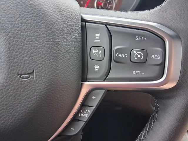 New 2026 Diamond Black Crystal Pearl-Coat Exterior Paint RAM Big Horn/Lone Star image 29