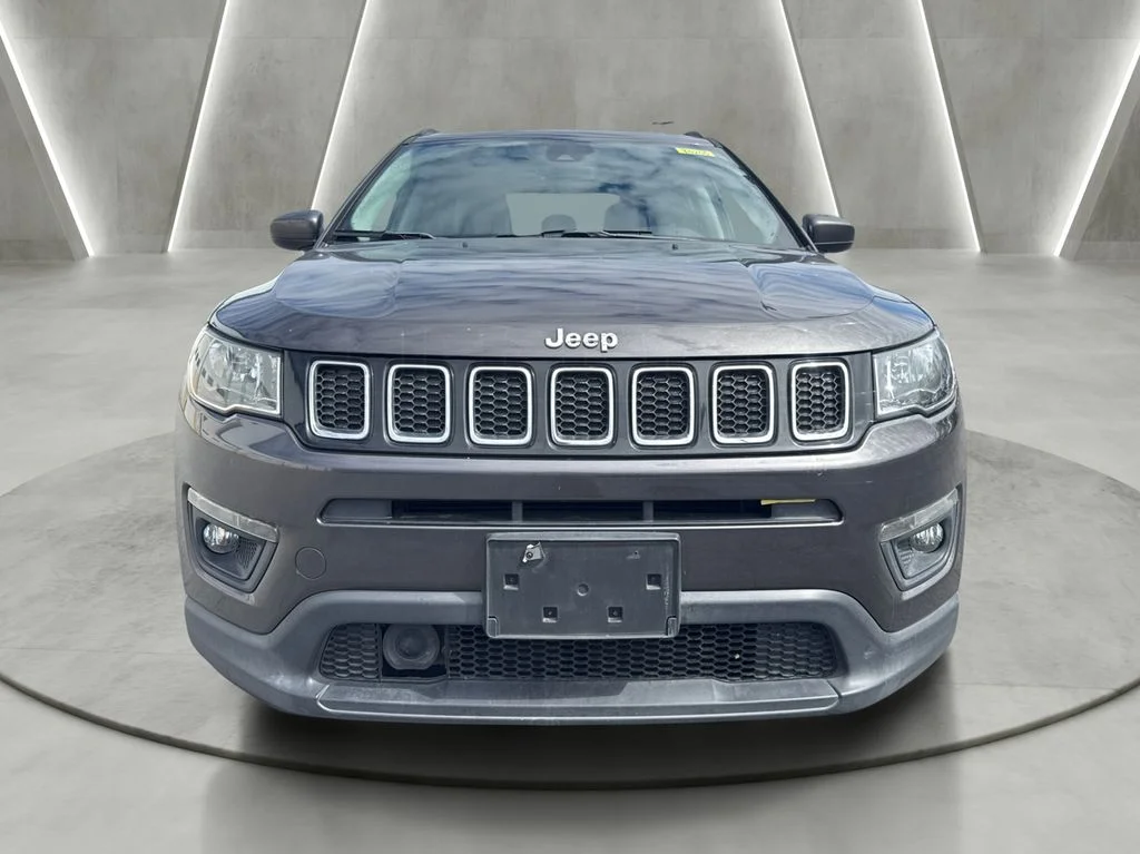 Used 2020 Gray Jeep Latitude image 2