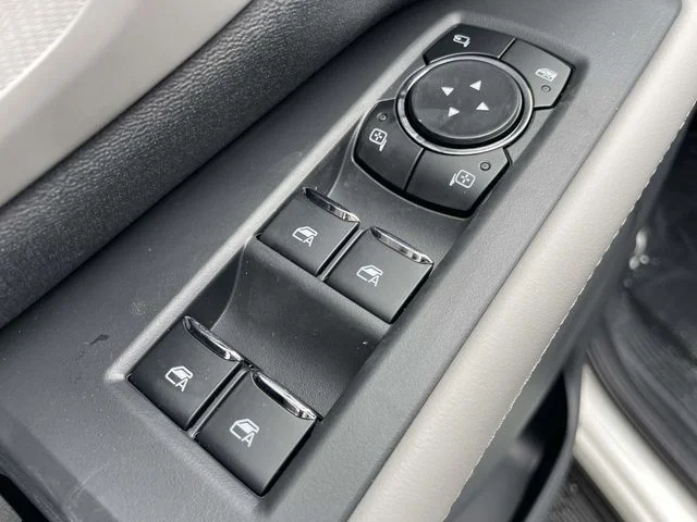 New 2026 Star White Metallic Tri-Coat Ford Active image 17