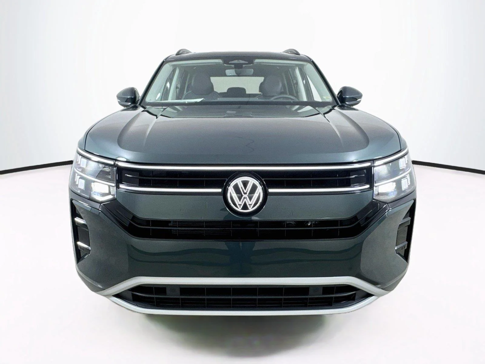 New 2027 Sacramento Green Metallic Volkswagen SE w/Technology image 4