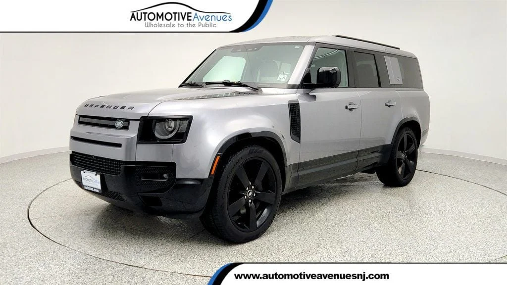 2024 Land Rover Defender 130 X-Dynamic SE P400's photo