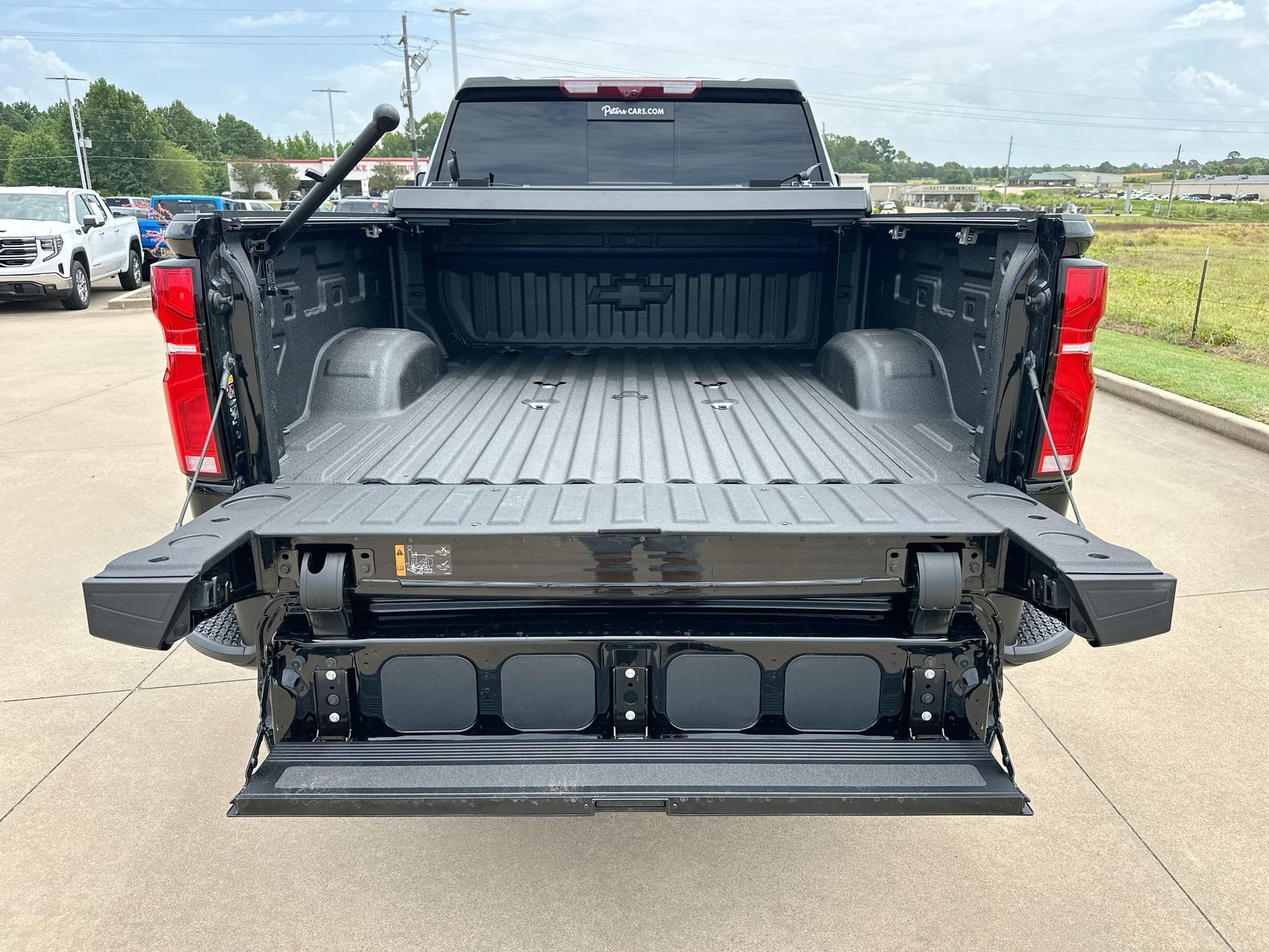 Used 2025 Black Chevrolet High Country image 25