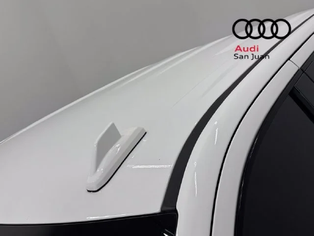 Used 2021 White GMC AT4 image 9