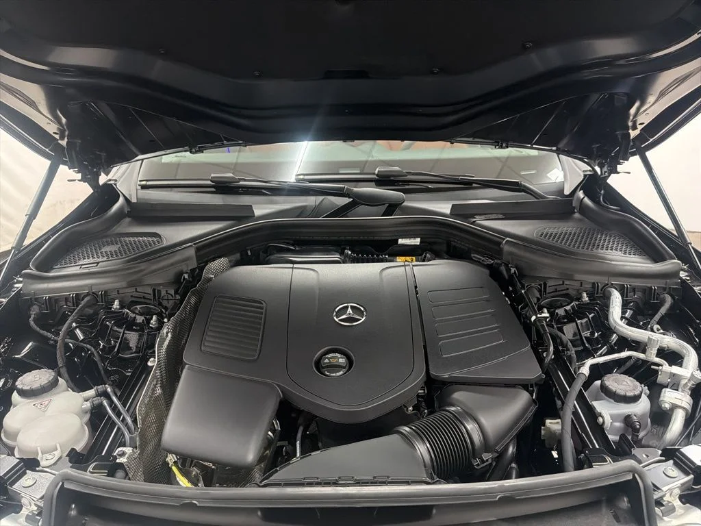 Used 2026 Black Mercedes-Benz GLC 300 image 30