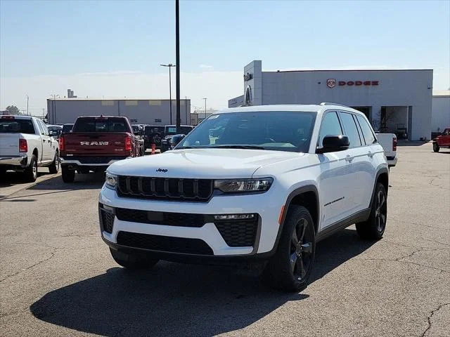 New 2026 Bright White Clear-Coat Exterior Paint Jeep Limited image 2