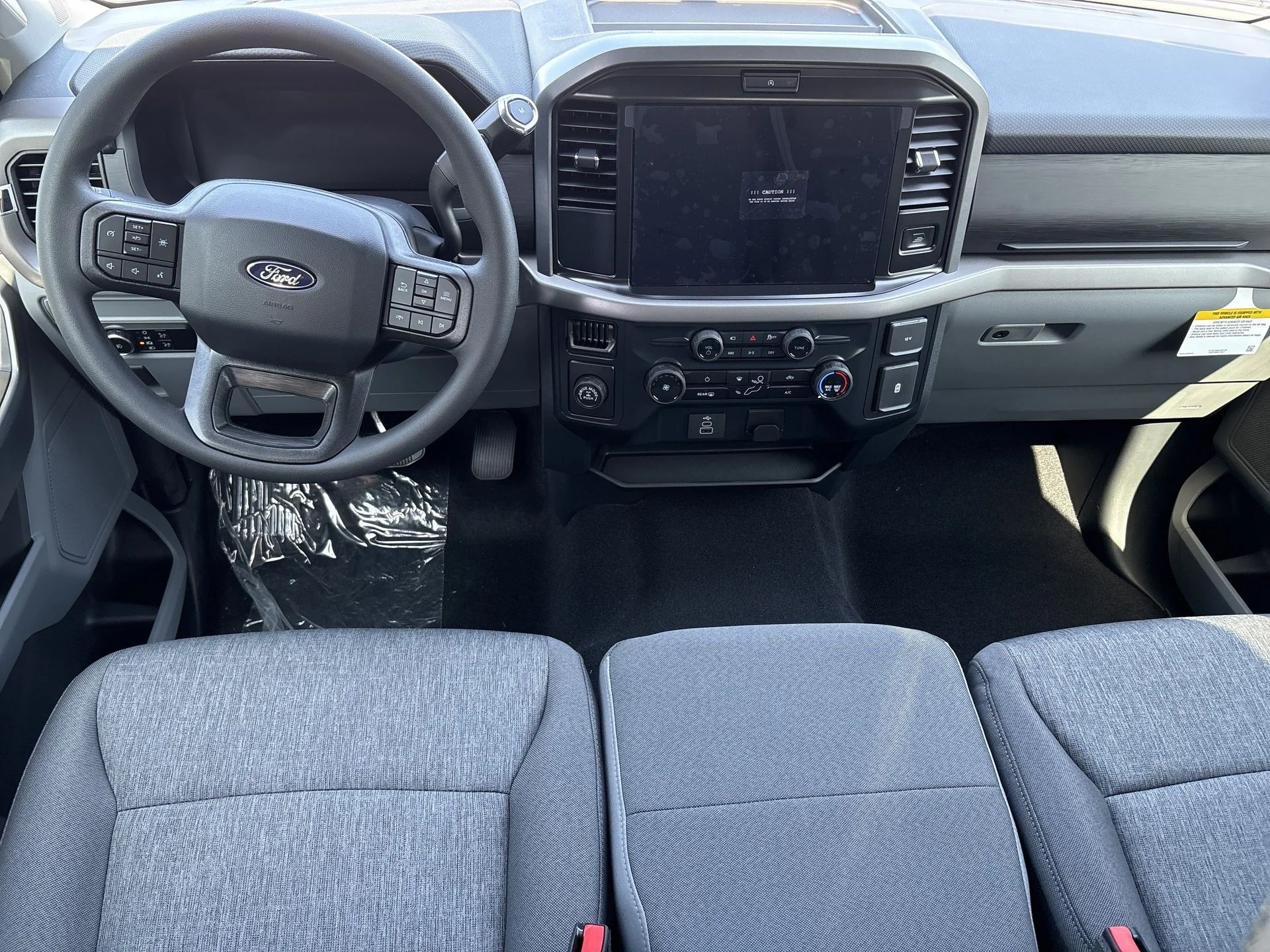 New 2026 Oxford White Ford XLT image 2