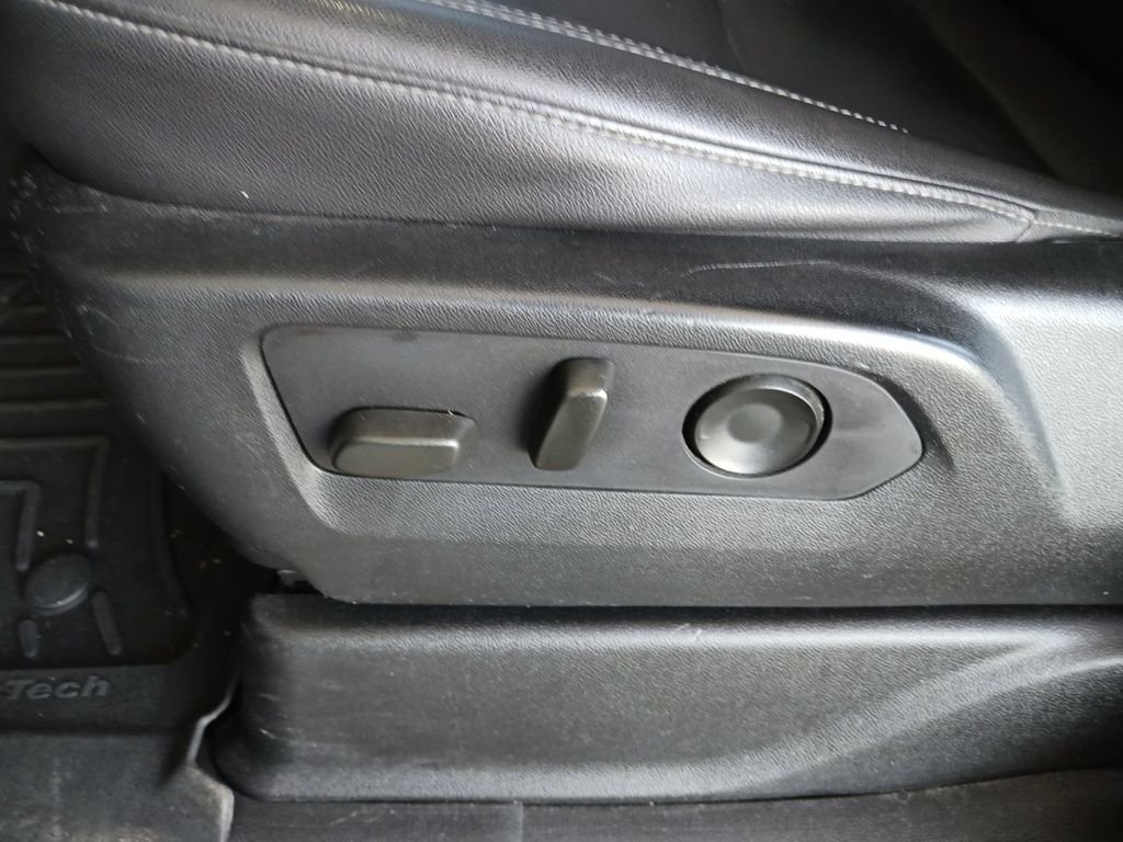 Used 2021 Black Chevrolet LT image 32