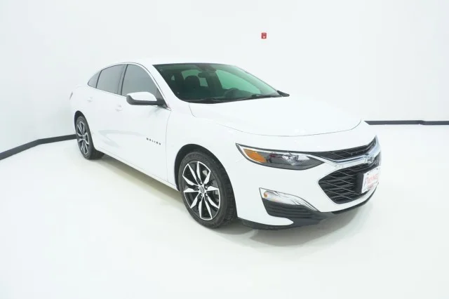 Used 2024 Summit White Chevrolet RS image 3