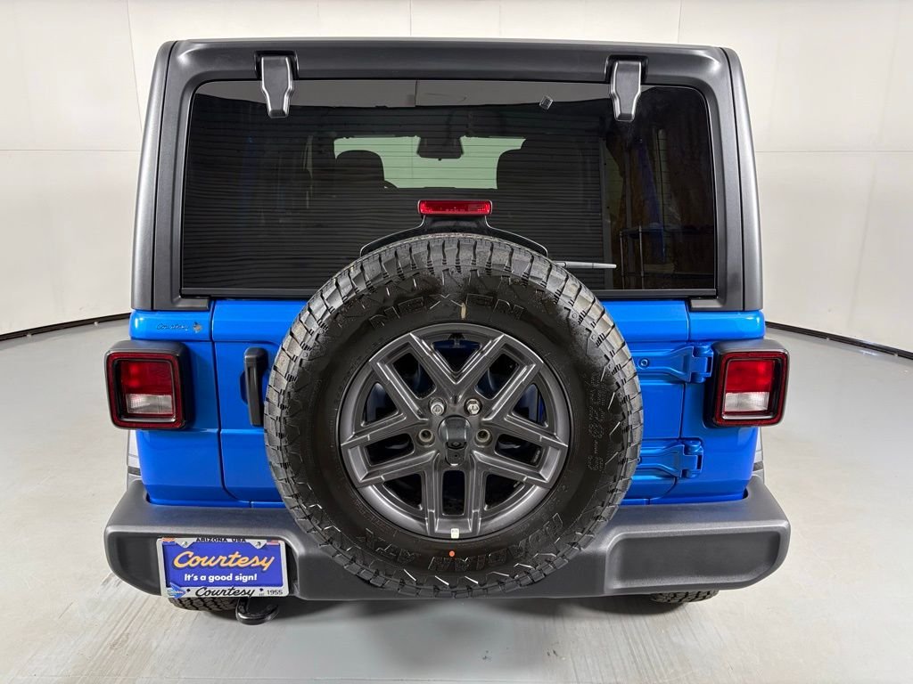 New 2026 Hydro Blue Pearl-Coat Exterior Paint Jeep Sport S image 7