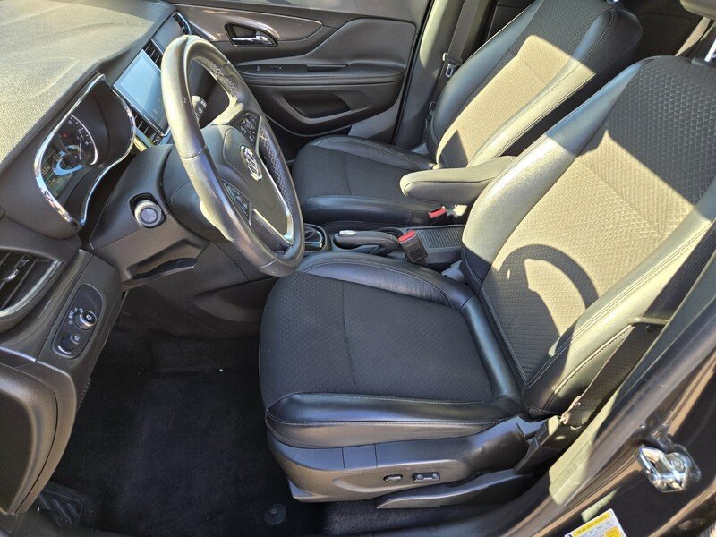 Used 2017 Graphite Gray Metallic BUICK FWD 4DR PREFERRED image 10