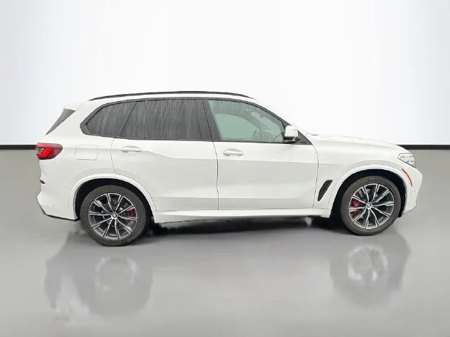 Used 2022 White BMW xDrive40i image 8