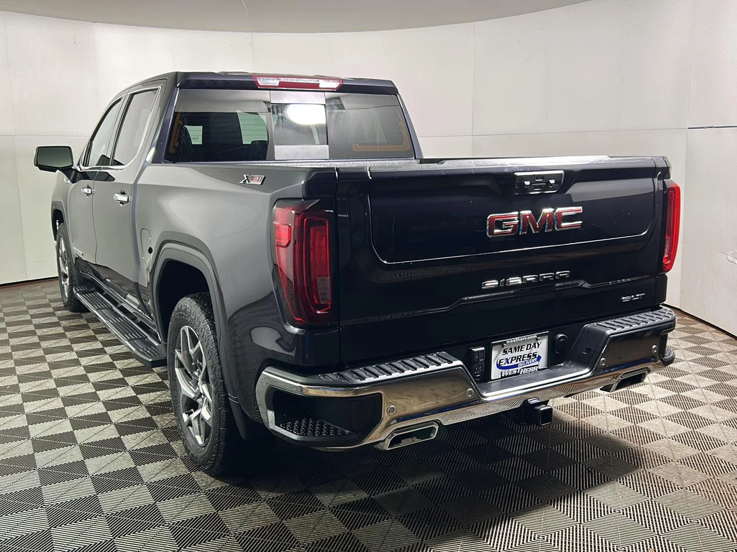 Used 2022 Titanium Rush Metallic GMC SLT image 10
