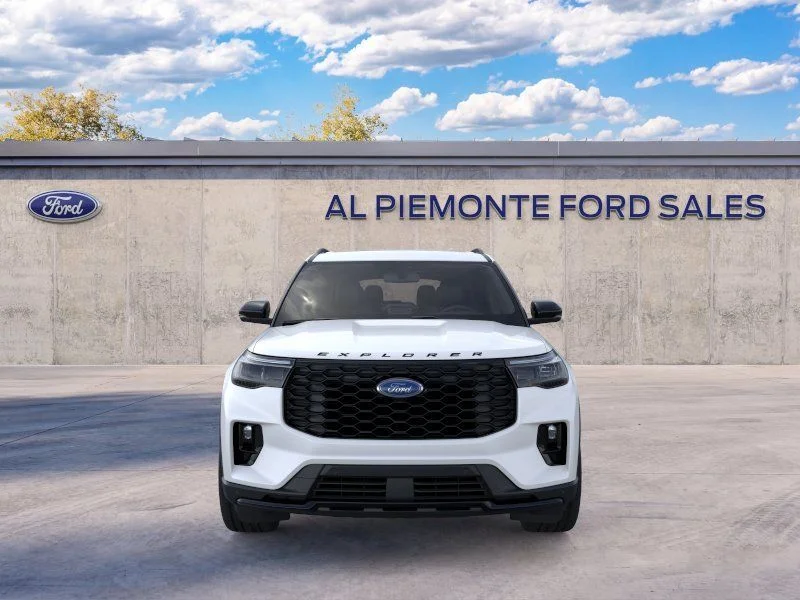 New 2026 Star White Metallic Tri-Coat Ford ST-Line image 29