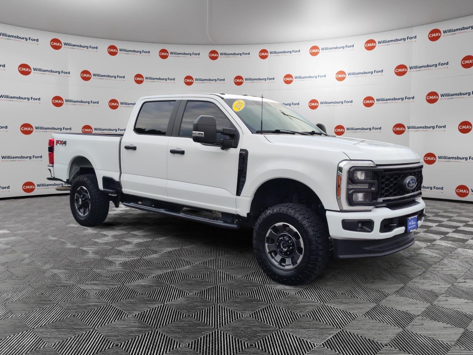 Used 2024 Oxford White Ford XL image 7