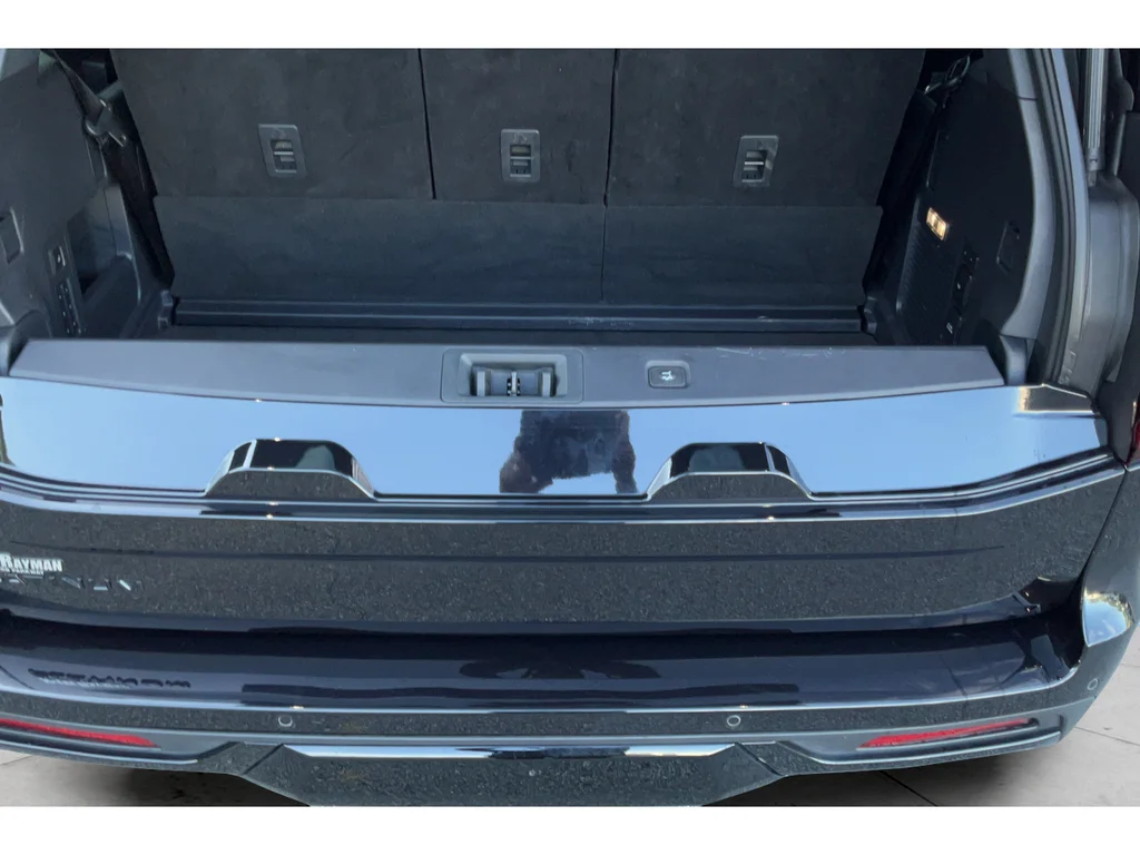 Used 2025 Black Ford Platinum image 47