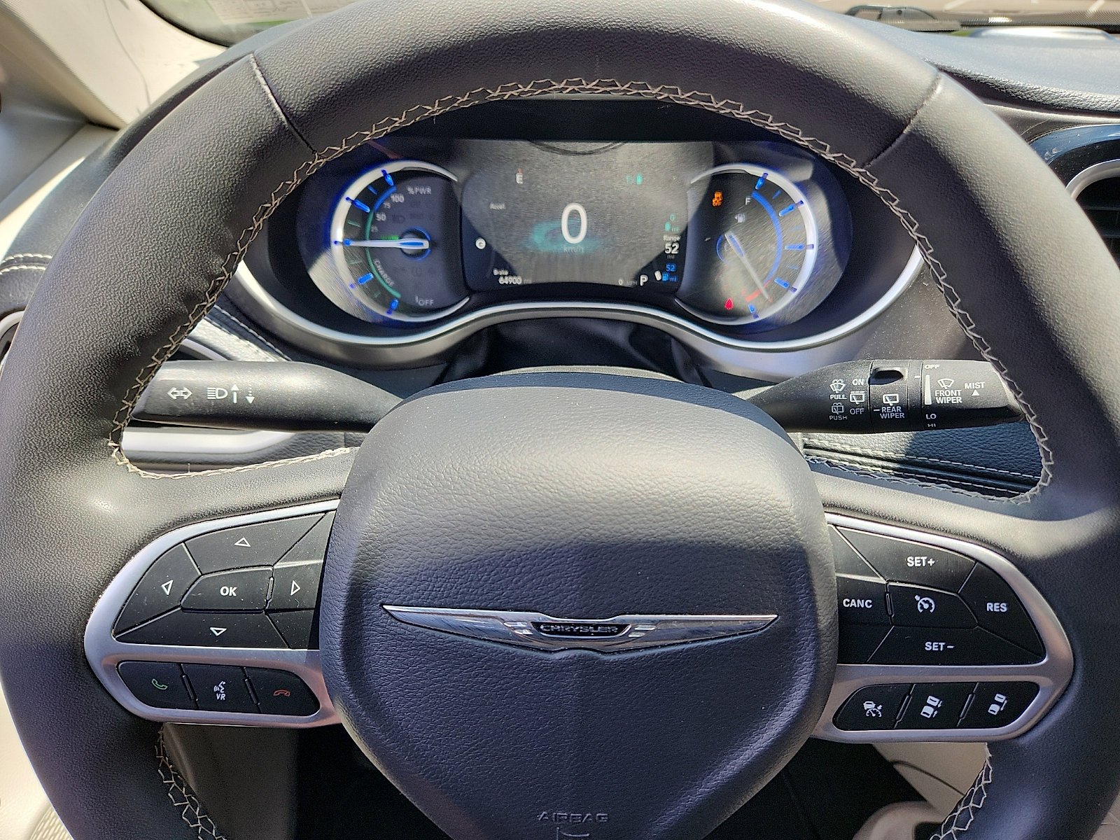 Used 2024 Brilliant Black Crystal Pearlcoat Chrysler Hybrid Select image 19
