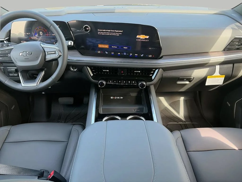 2026 Chevrolet Suburban Z71 - Photo 10