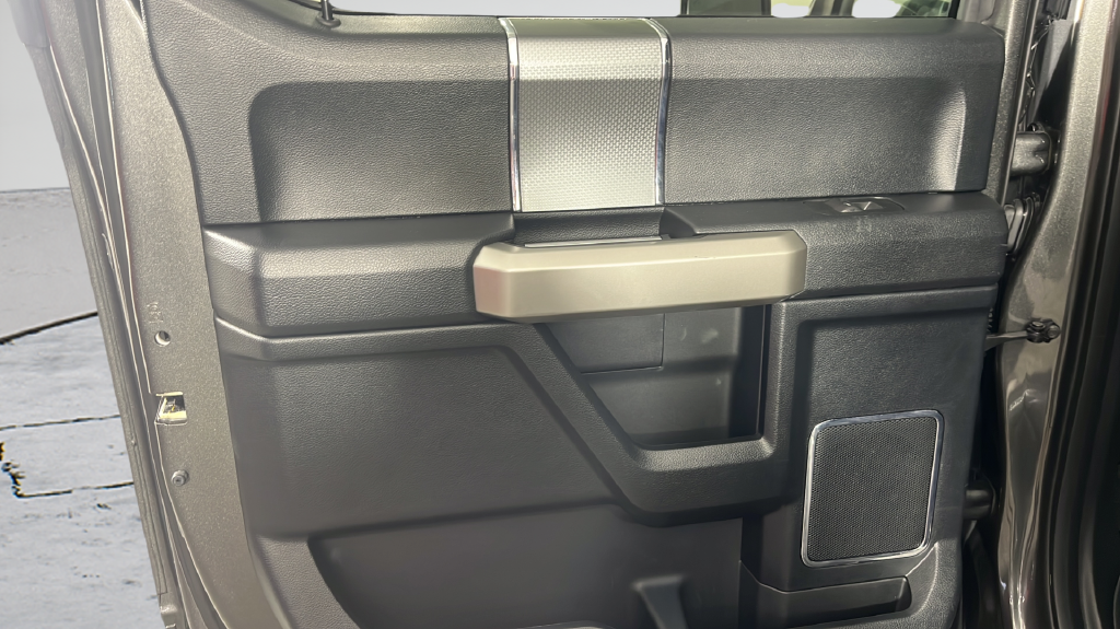 2017 Ford F-150 Lariat - Photo 17