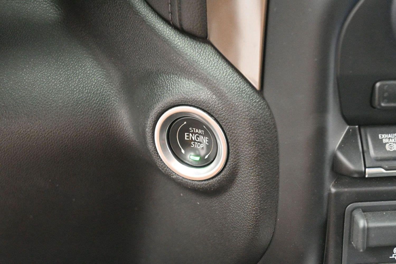 Used 2023 BLACK Chevrolet High Country image 26
