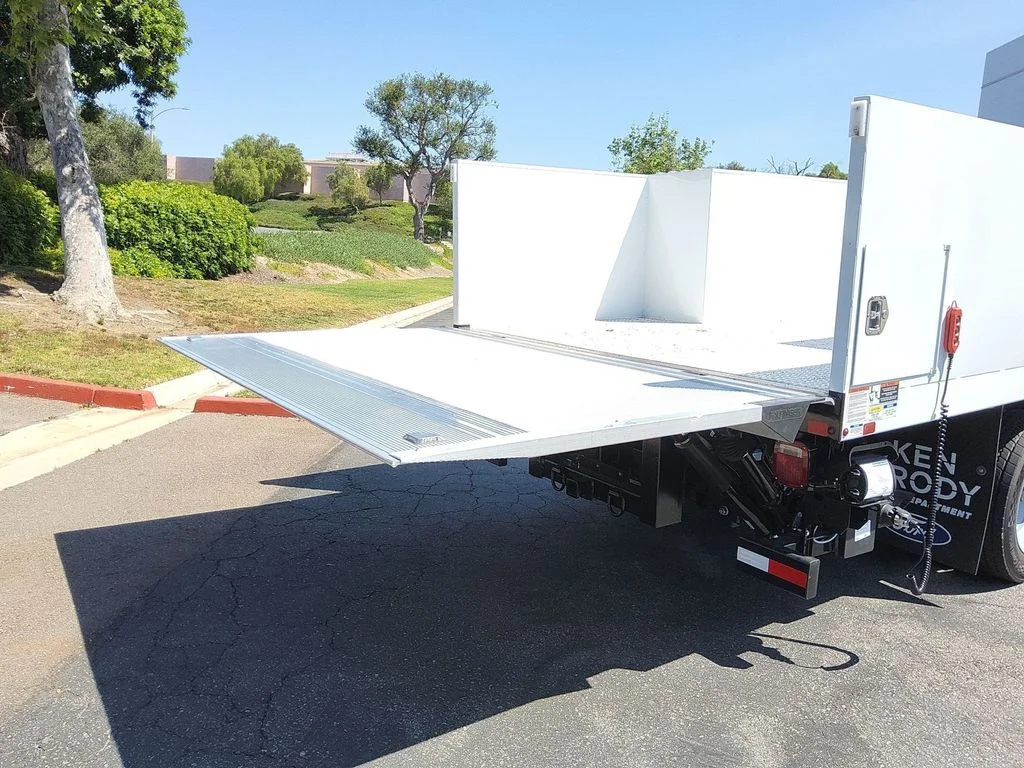 2025 Ford F-550 Super Duty Chassis Cab XL - Photo 18