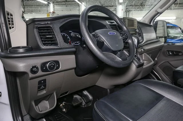 Used 2024  Ford Base image 19