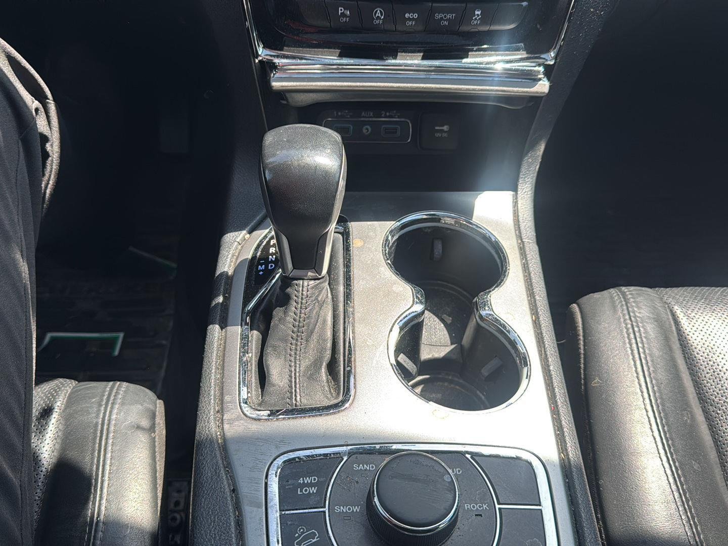 Used 2020 Bright White Clearcoat Jeep Limited image 11