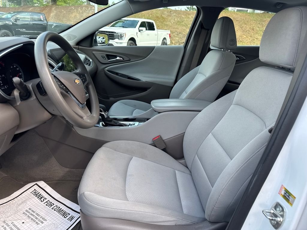 Used 2024 White Chevrolet LT image 13
