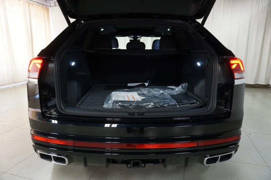 New 2026 Deep Black Volkswagen 2.0T SEL Premium R-Line image 34
