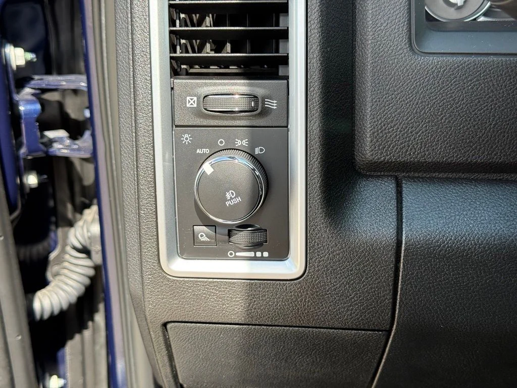 Used 2017 Blue Ram Laramie Longhorn image 20