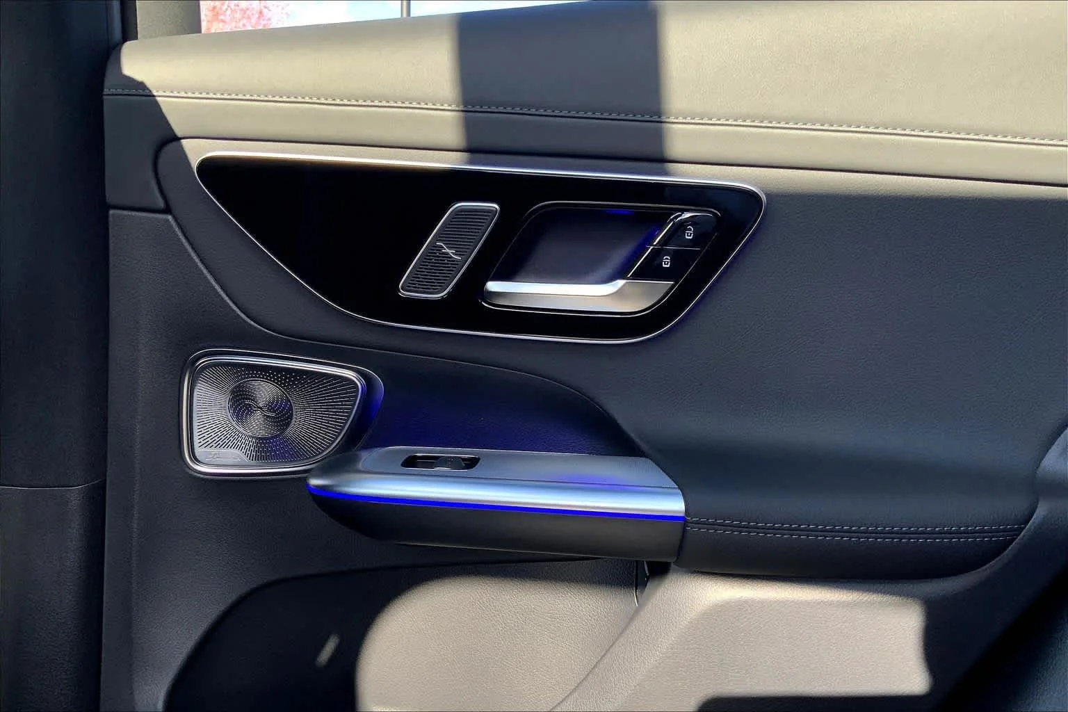 New 2026 Starling Blue Metallic Mercedes-Benz GLC 300 image 23