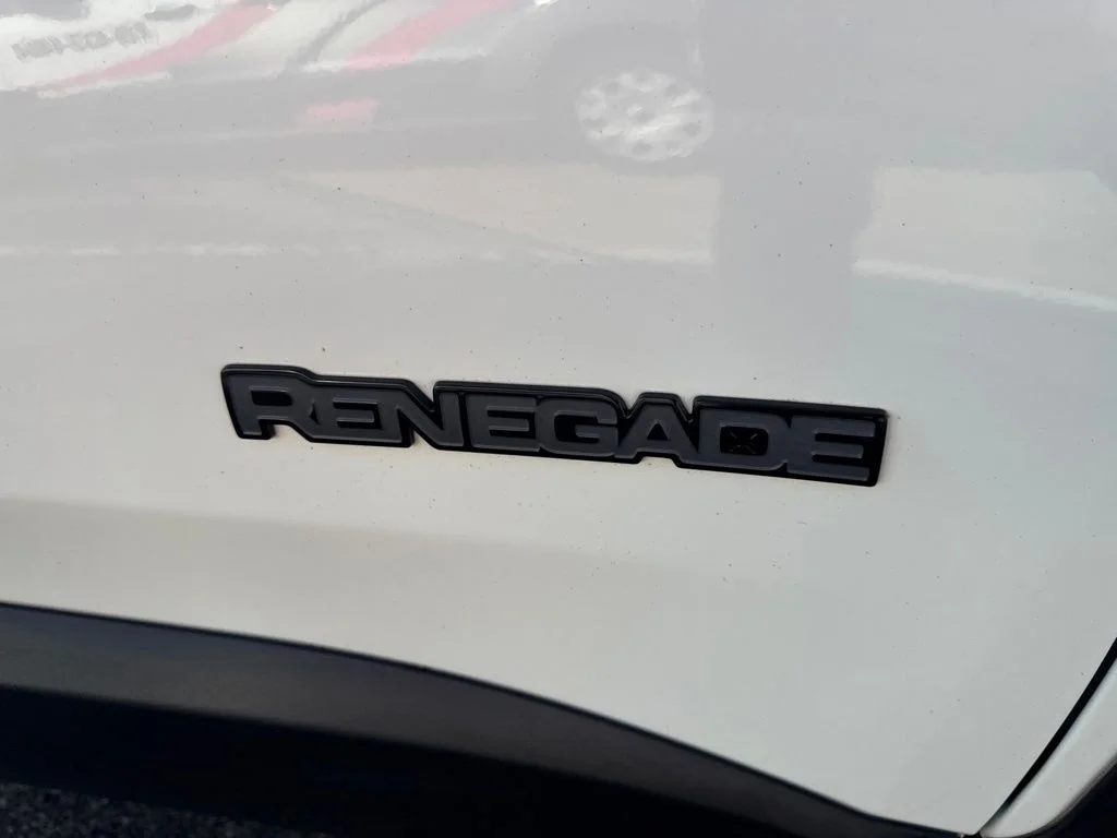 Certified Used 2020 Alpine White Clearcoat Jeep Latitude image 40