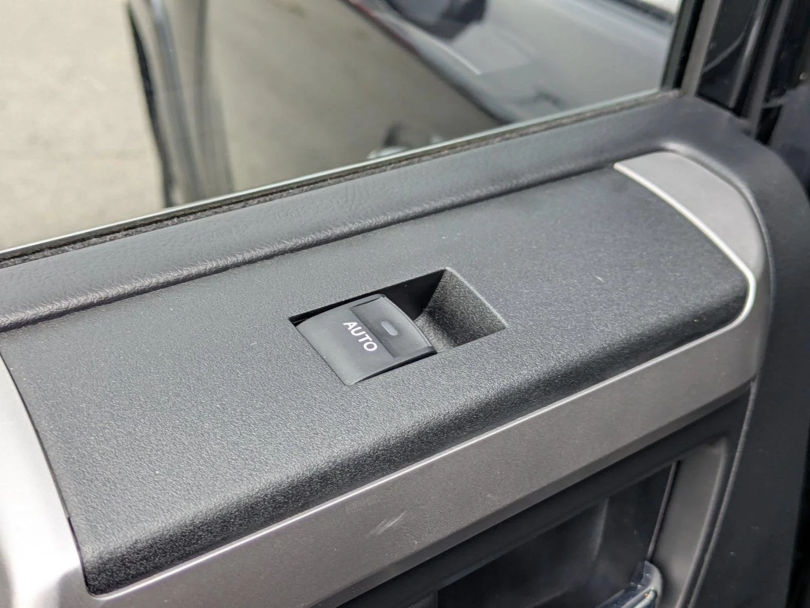 Used 2019 Midnight Black Metallic Toyota Limited image 23