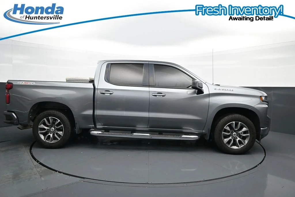 Used 2020 Steel Metallic Chevrolet RST image 11