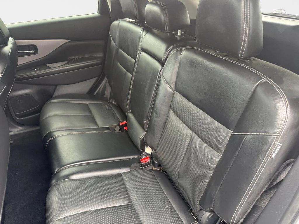 Used 2021 Gray Nissan SL image 9