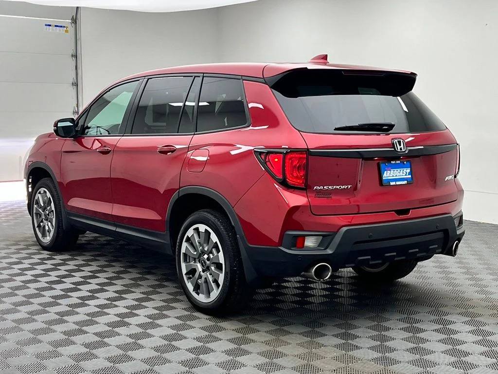 Used 2025 Red Honda EX-L image 13