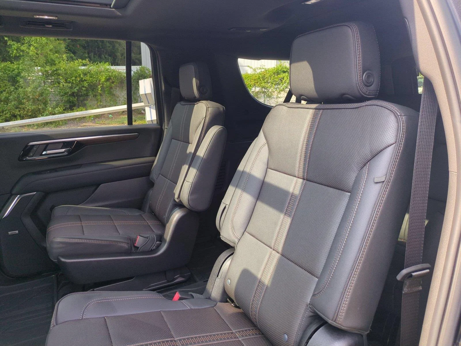 Used 2025 Lakeshore Blue Metallic Chevrolet High Country image 33