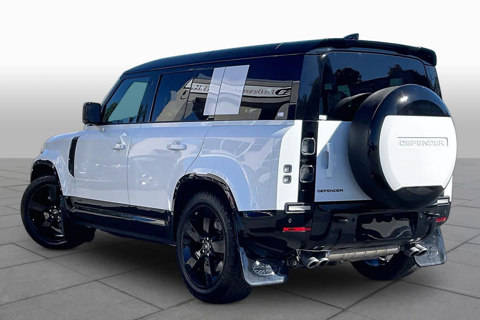 Used 2025 Fuji White Land Rover V8 image 10