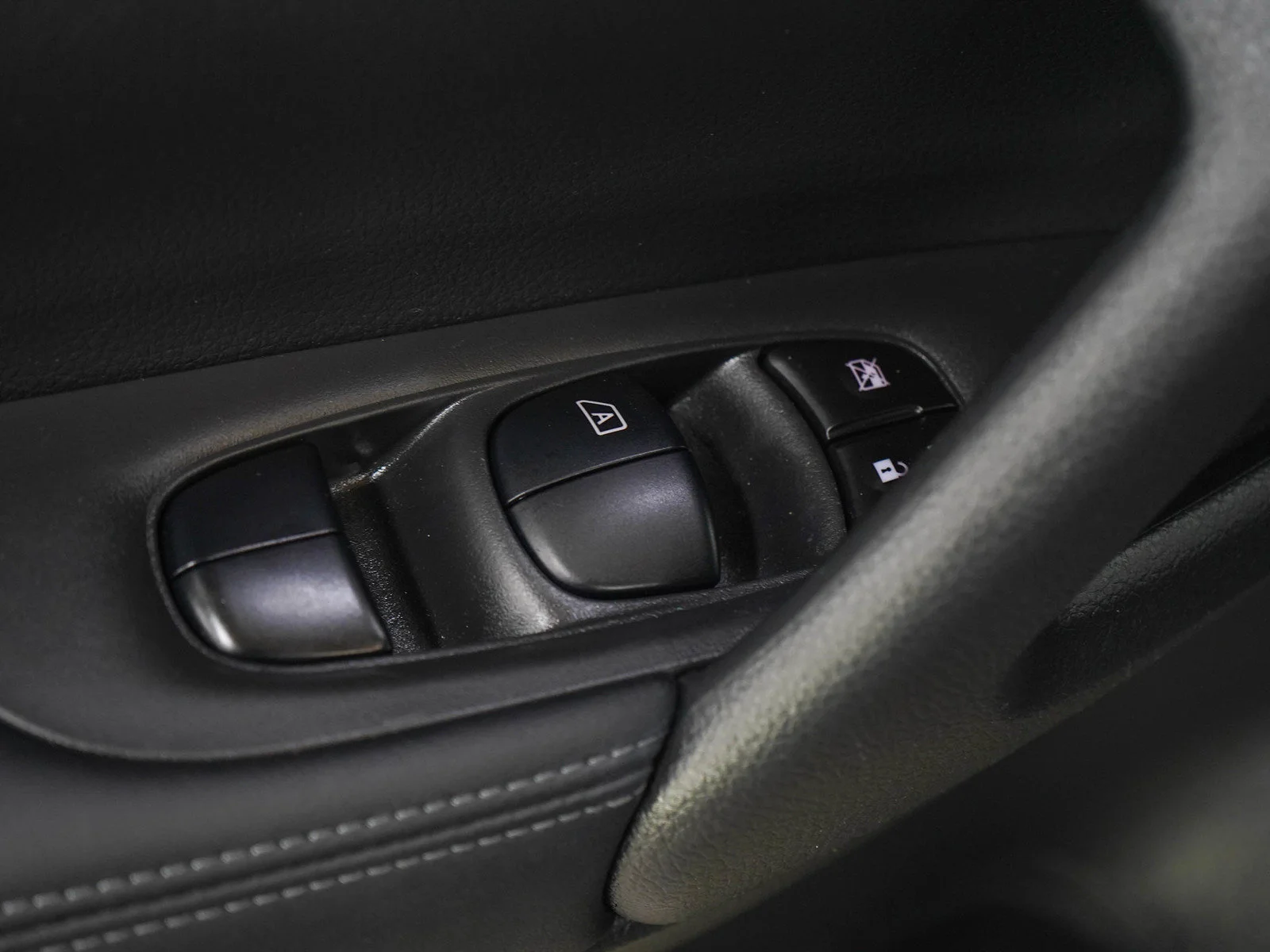 Used 2020 Gun Metallic Nissan SV image 22