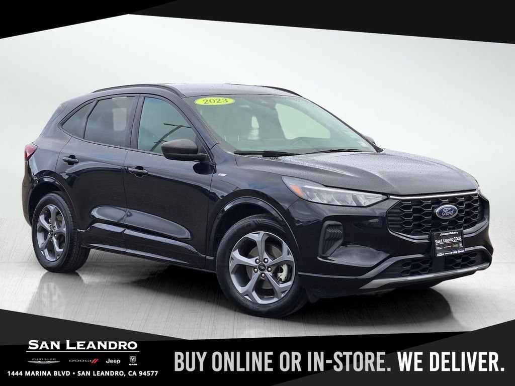 2023 Ford Escape ST-Line FWD's photo