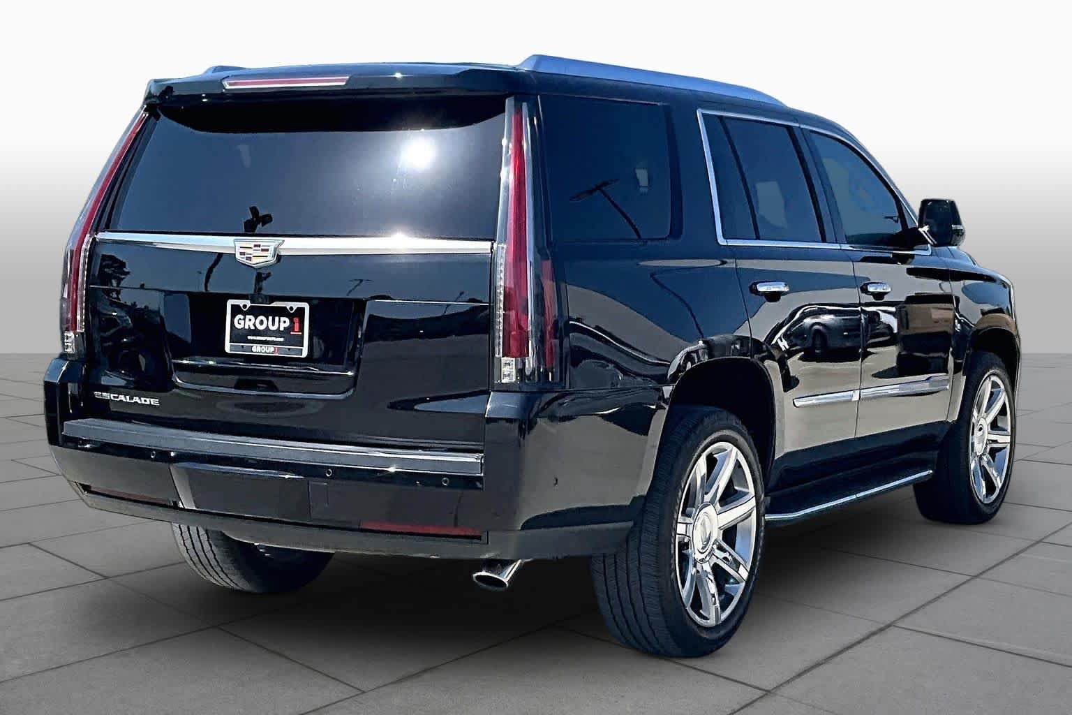 Used 2020 Black Raven Cadillac Luxury image 12