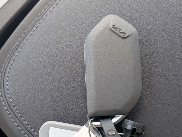 New 2026 Snow White Pearl Kia SX Prestige image 35